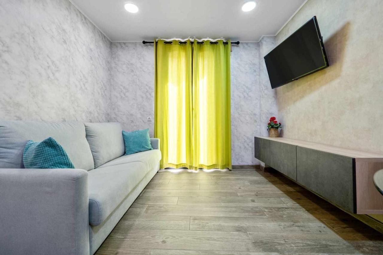 Apartments Lilia Реус Стая снимка