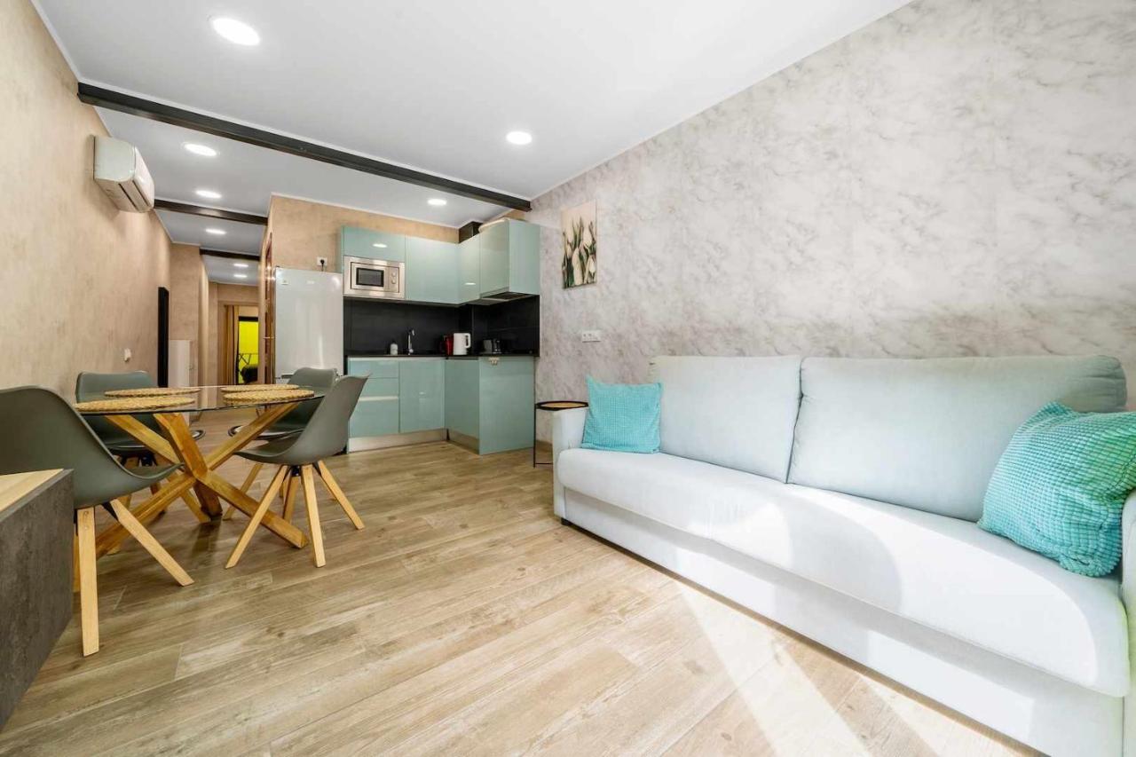 Apartments Lilia Реус Стая снимка