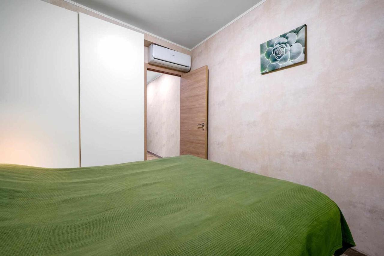 Apartments Lilia Реус Стая снимка