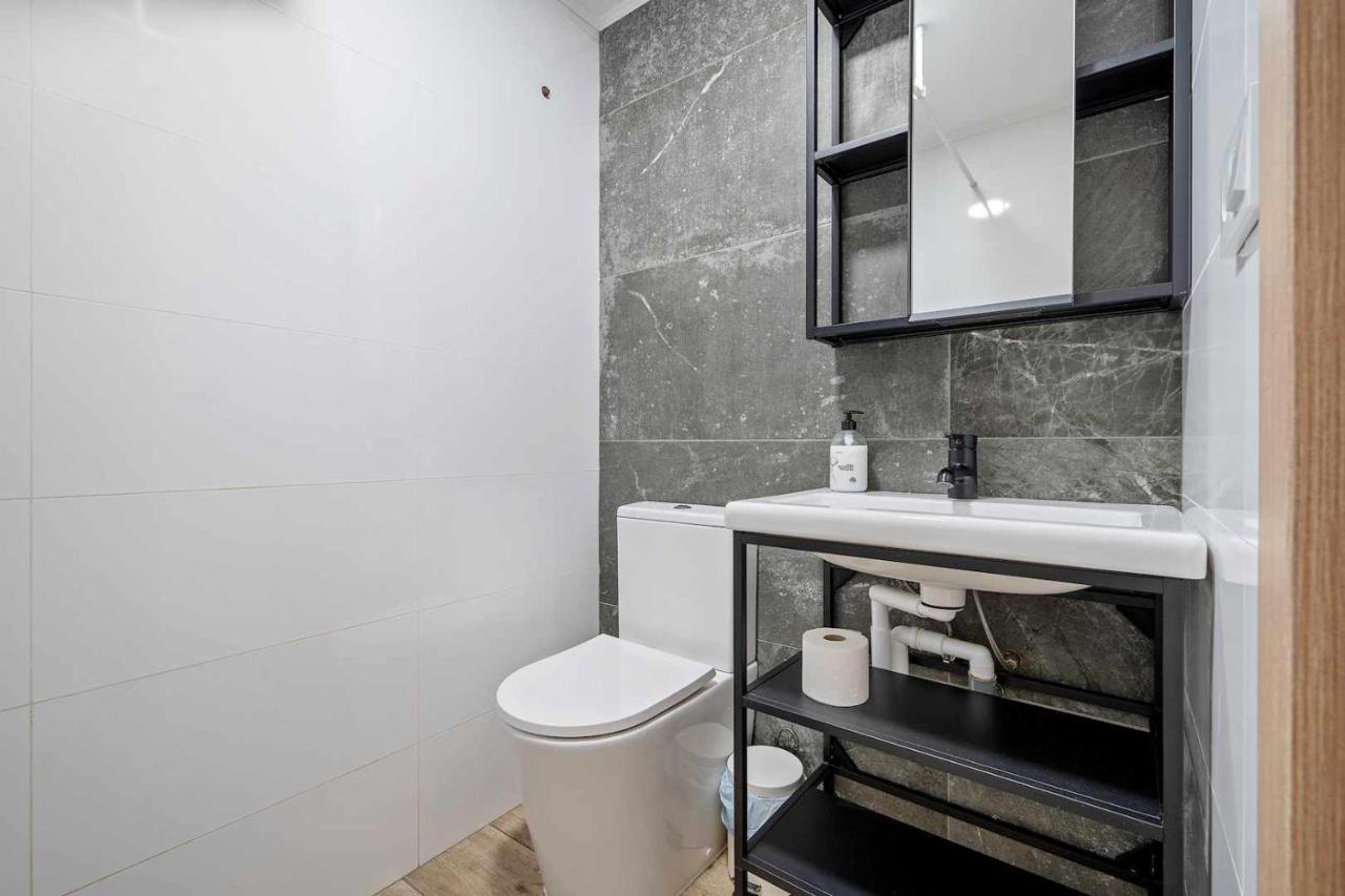 Apartments Lilia Реус Стая снимка