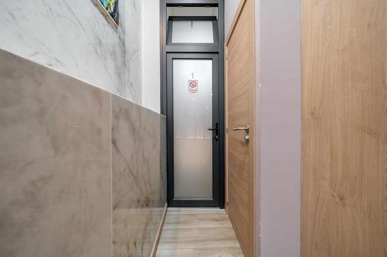 Apartments Lilia Реус Стая снимка