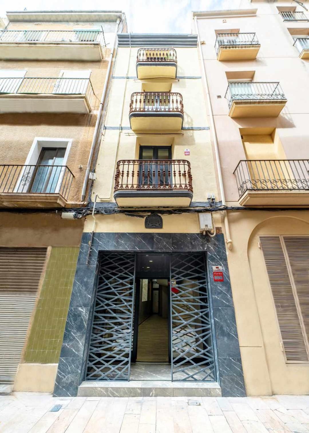 Apartments Lilia Реус Стая снимка